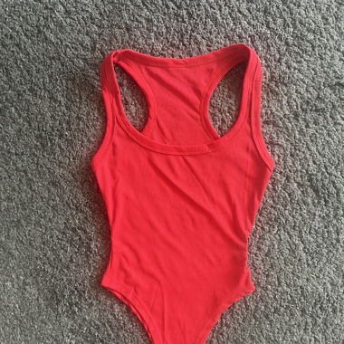 Rotes Racerback Body Top, Grösse S, Neu
