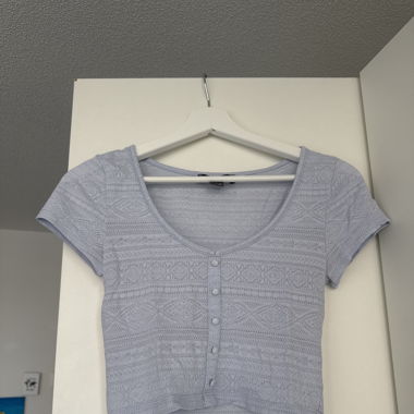Hellblaues Top