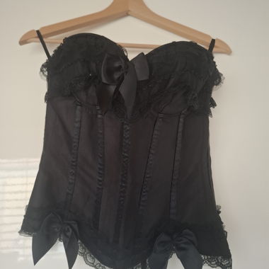 Schwarzes Corset mit Spitze