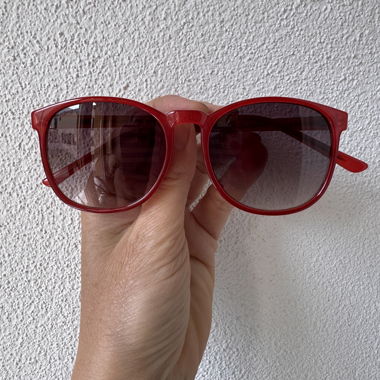 Rote Komono Sonnenbrille