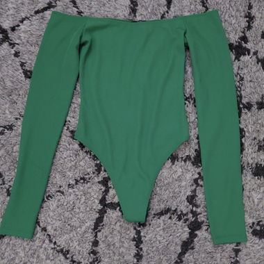 Bershka - grüner Body