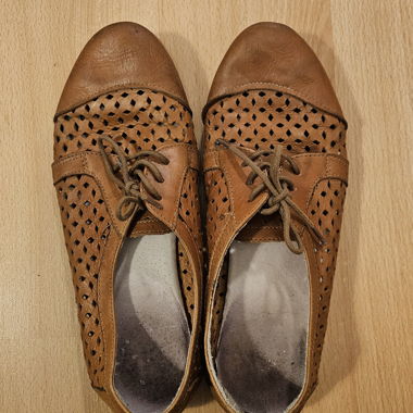Scarpe allacciate in pelle marrone