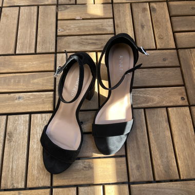 Anna Field Heels