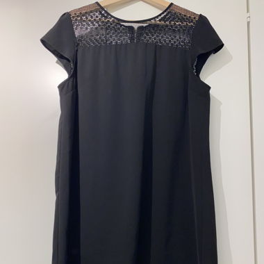 Schwarzes Zara-Kleid mit Spitze
