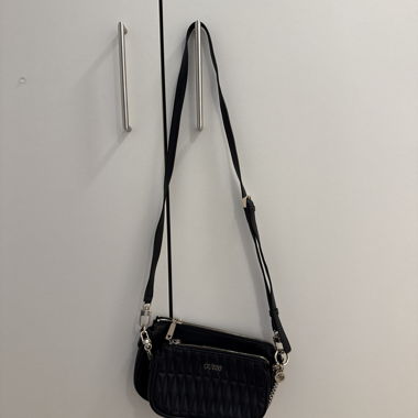 Sac à bandoulière et pochette Guess