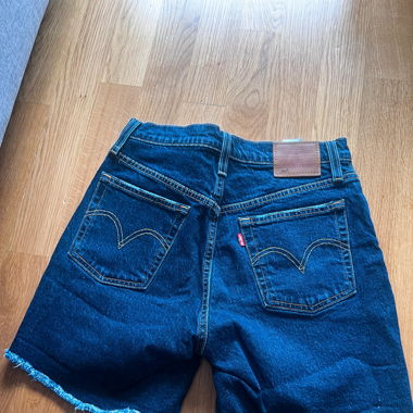 Short Levis 