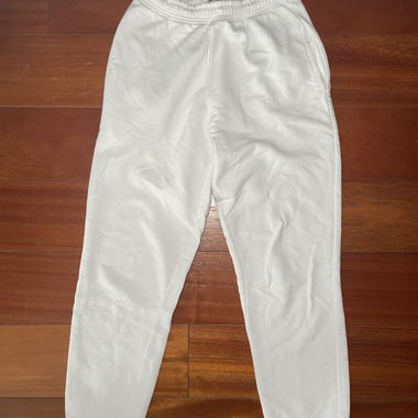 Weisse Jogginghose