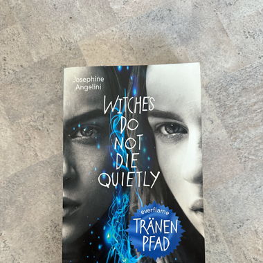 Witches do not die quietly - Buch