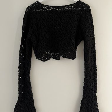 Haut en dentelle noire