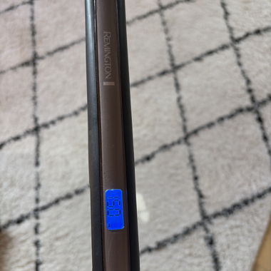 Remington hair straightener with display