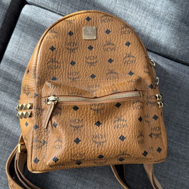 MCM Rucksack Cognac mit Nieten