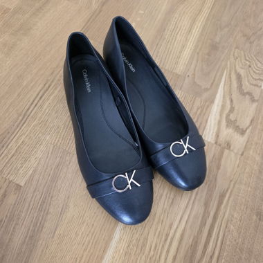 Calvin Klein Ballerina