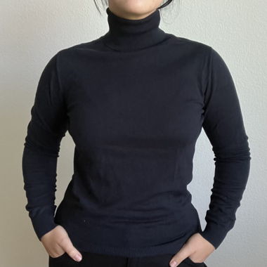 Dunkelblauer Rollkragen Pullover