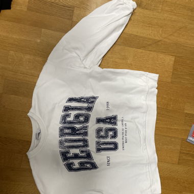 Weisser pulli