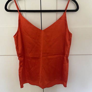 Top in seta sostenibile