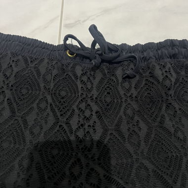 Schwarzr, kurze Badehose