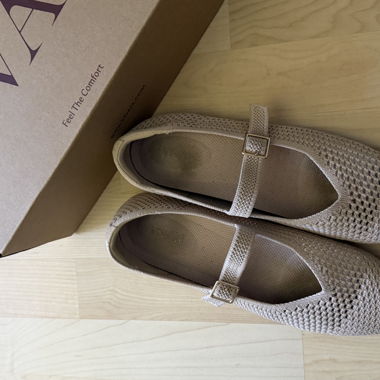 Beige knit Mary Jane flats VIVAIA