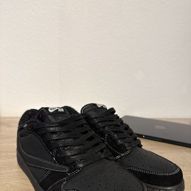 Jordan 1 X Travis Scott phantom black