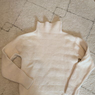 Strickpullover mit Rollkragen aus 100% Merinowolle