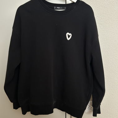 Black Sweatshirt