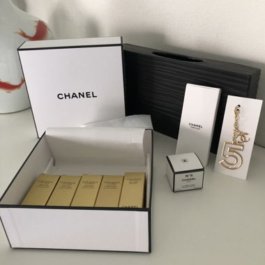 Chanel Sublimage-Set und Charms N.5