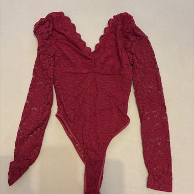 Body in pizzo rosso