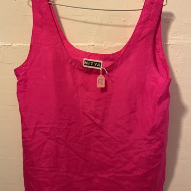 Top NITYA in seta rosa