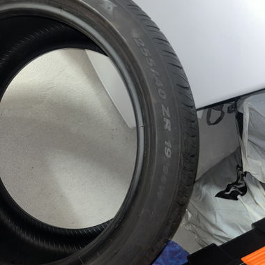Pirelli 255/40 ZR19