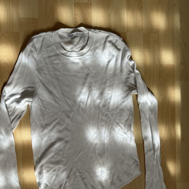 ribbed long-sleeved shirt