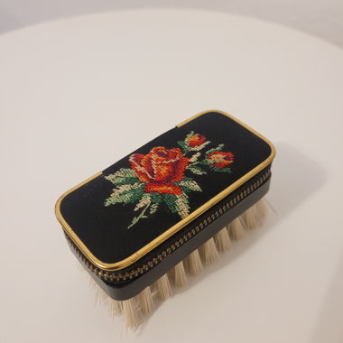 Brosse Vintage avec kit couture et manucure