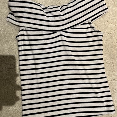 Gestreiftes Off-Shoulder Top