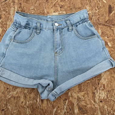 Short en jean bleu clair