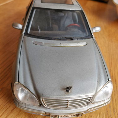 Mercedes-Benz S-Class Model Scale 1/18