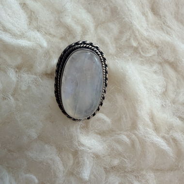 Silver ring with moonstone T54