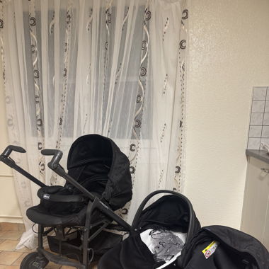 Poucette et accessoires CHICCO / Nacelle/ car seat
