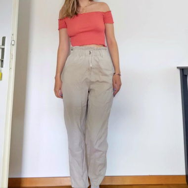 Hose mit hoher Taille