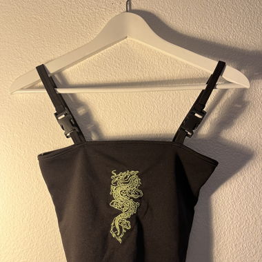 Top mit Drachen