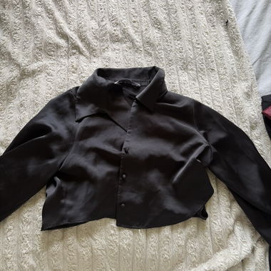Chemise noire satinée