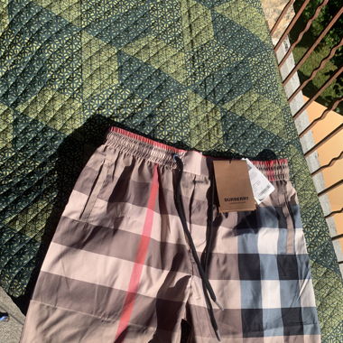 Burberry Shorts cream / beige
