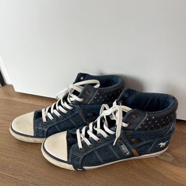 Stylische Mustang Sneaker – Gr. 40 – Top Zustand!