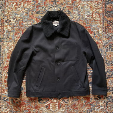 Veste COS noire à col en sherpa