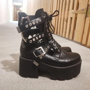 LAMODA Sandalen Gr. 38 fast neu