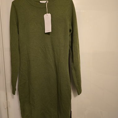 Damen-Strickkleider.