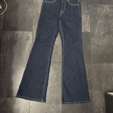 Jeans a zampa scampanati scuri