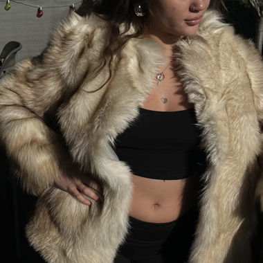 Veste vintage en fourrure (acheter en friperie)