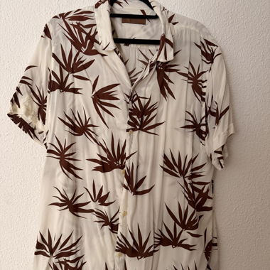Short-sleeve shirt