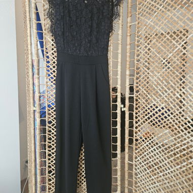Eleganter schwarzer Jumpsuit