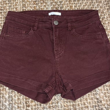 Short in granatrot (H&M)