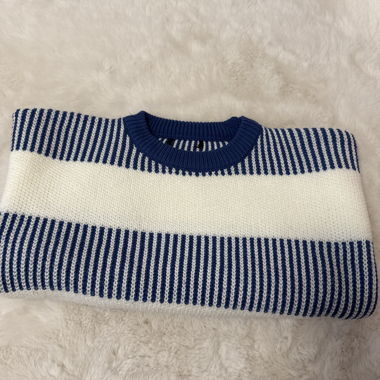 Maglione blu e bianco