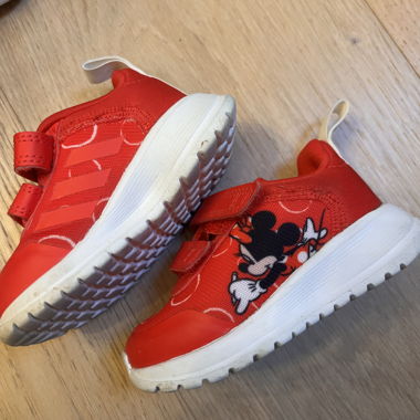 Baskets Adidas pour enfants rouges